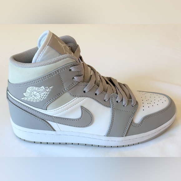 Nike Air Jordan 1 Mid “Light Smoke Grey” Men’s 9 – Clean & Authentic - Picture 9 of 12